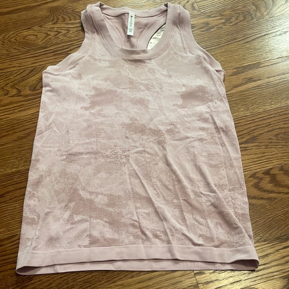 Athleta Momentum Seamless Racer Back Tank Top - size XS - Camo Pink Purple - Picture 1 of 3